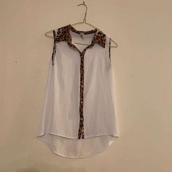 Tops - White Blouse with cheetah lining | Size Small